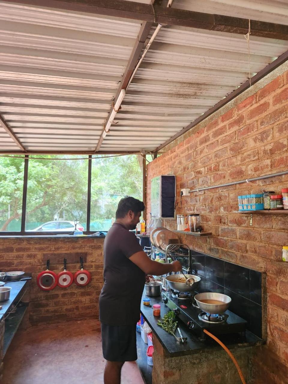 Nebula Nest Cafe & Hostel Auroville Extérieur photo